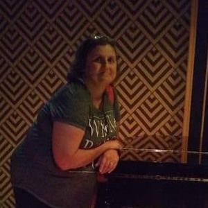 Meet your Posher, Dee